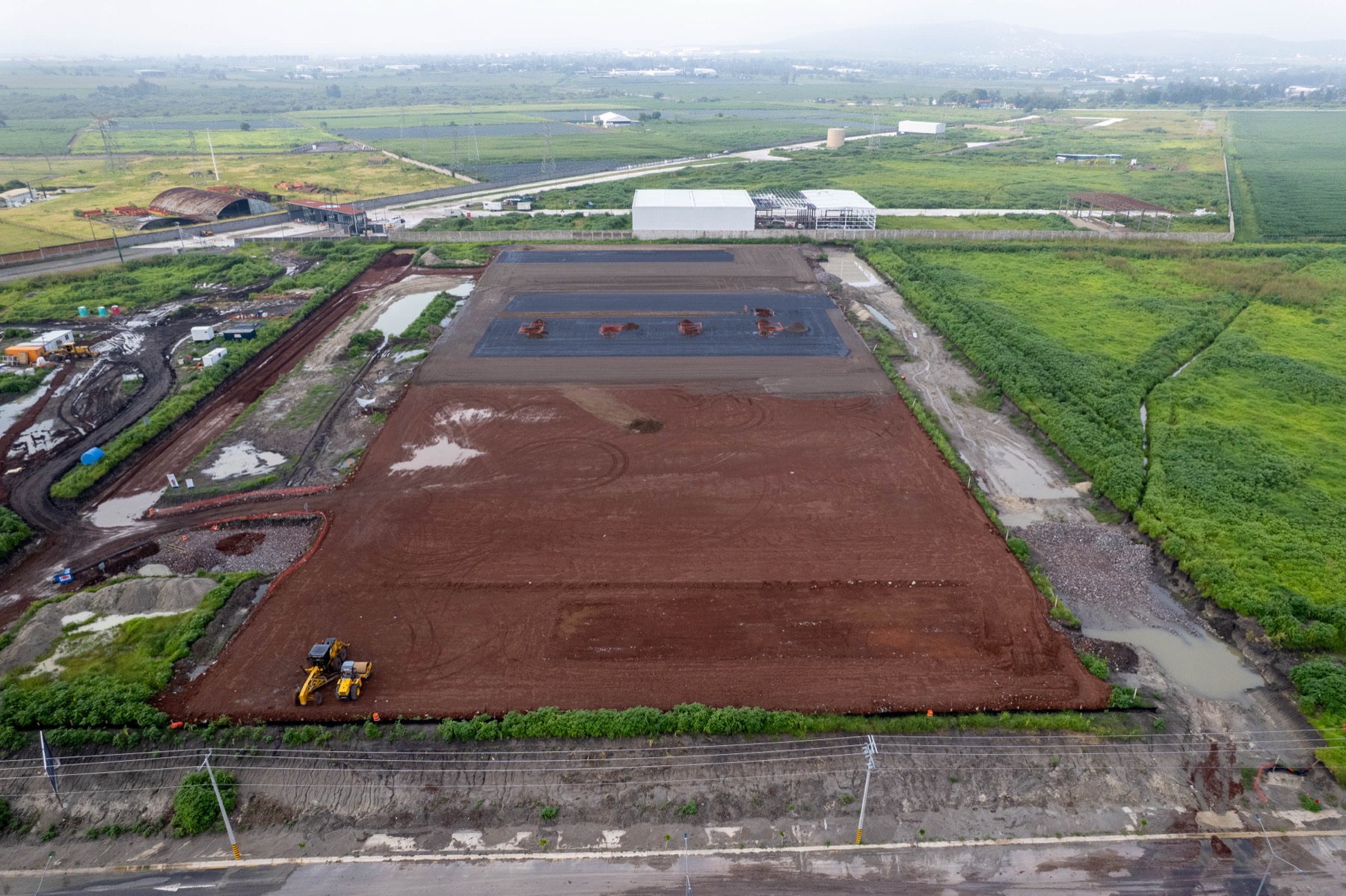 Terracería y preparación del terreno, agosto 2025.